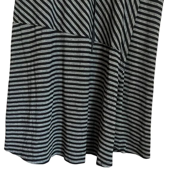 Athleta striped‎ tie waist midi skirt. Size small - Picture 7 of 10